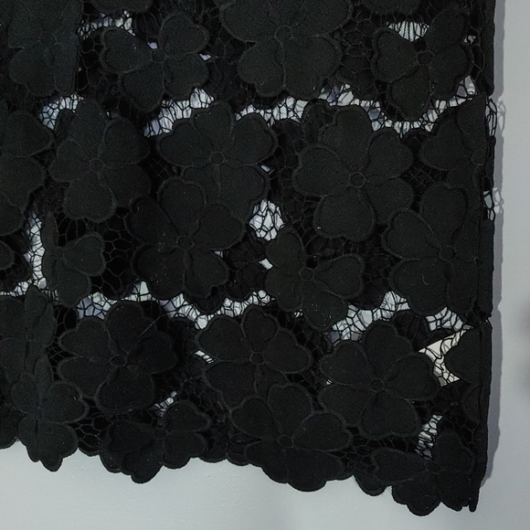 Love & Legend Black Floral Lace Shell Tank - Picture 2 of 5